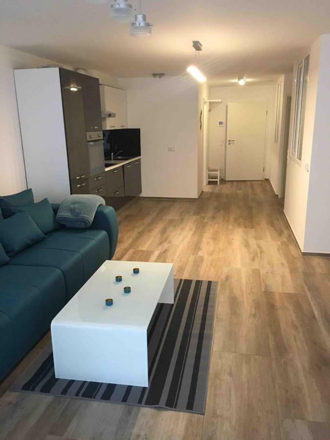 Weiherhausstraße 6 Apartment
